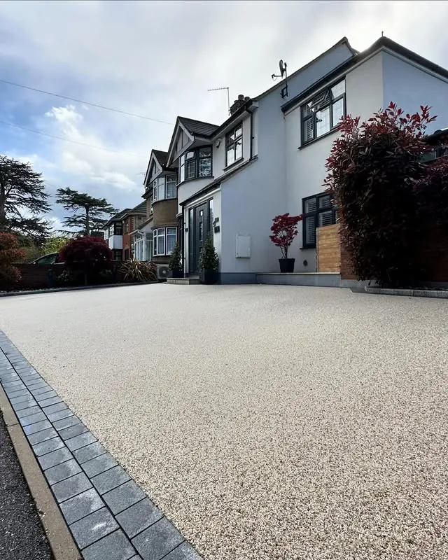 Resin bound driveway by SureLay UK in Edgeware, London