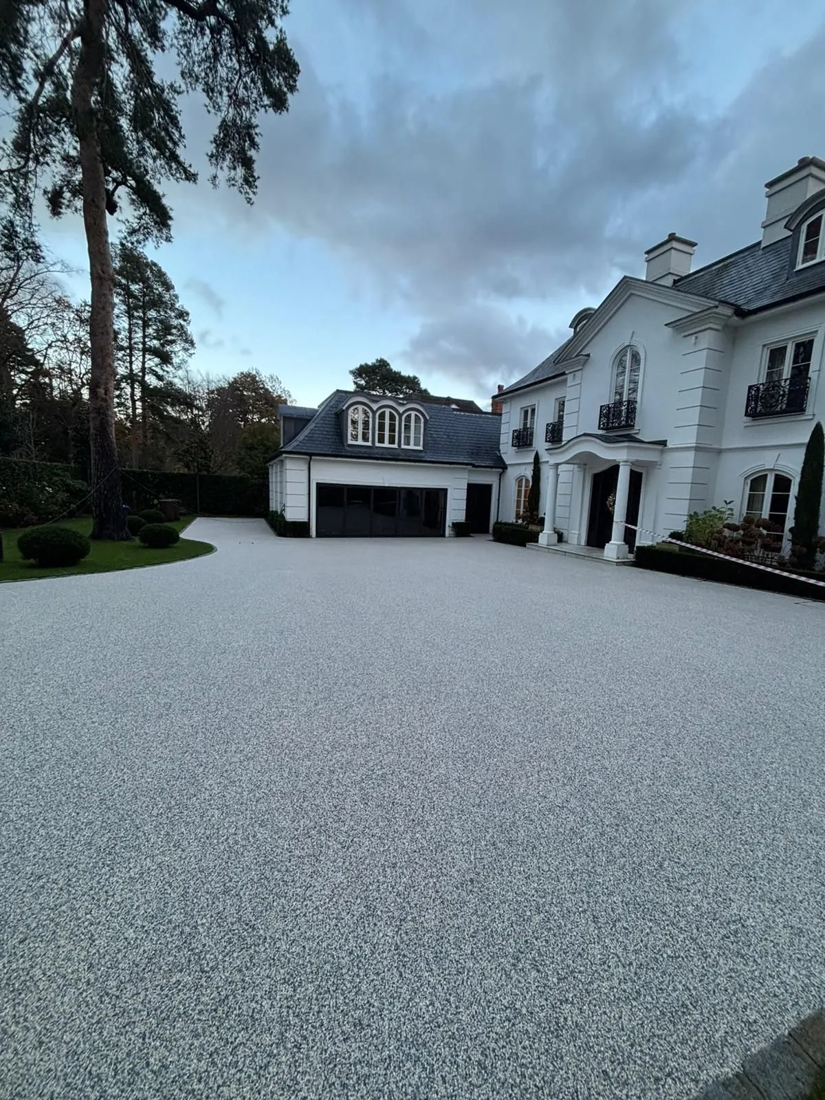 French-Style Manor resin bound driveway by SureLay UK in Wentworth, Surrey